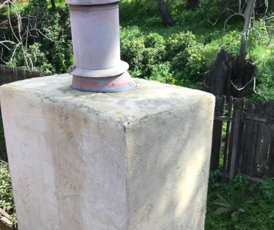 Stucco chimney after cleaning