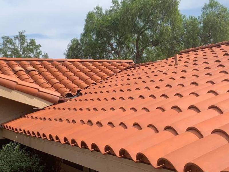 Clean clay tile roof